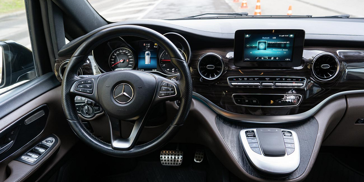 Mersedes V-class 250d Exclusive rental photo 8